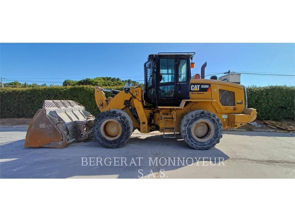 CAT 930M Utovarivači na točkove