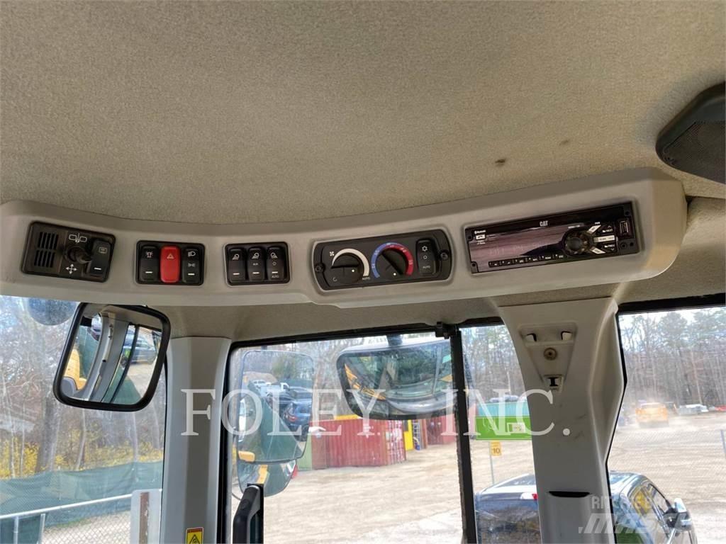 CAT 938M Utovarivači na točkove