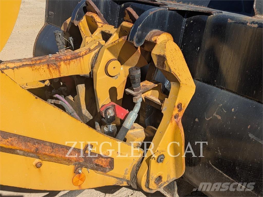 CAT 938M Utovarivači na točkove