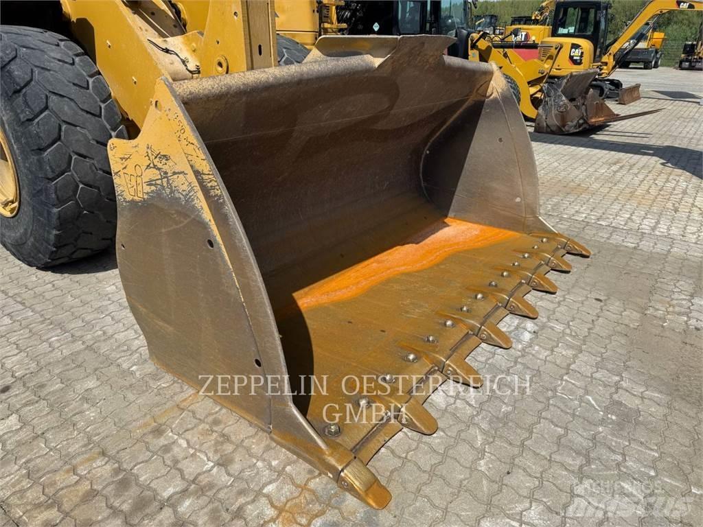 CAT 950M Utovarivači na točkove