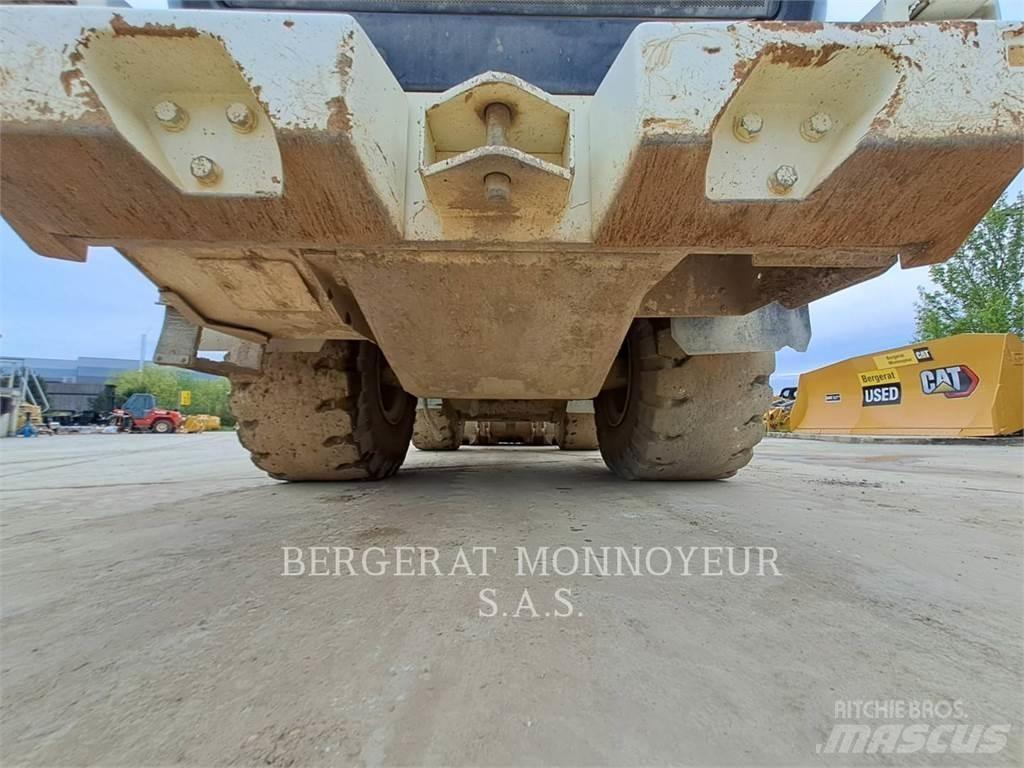 CAT 966M Utovarivači na točkove