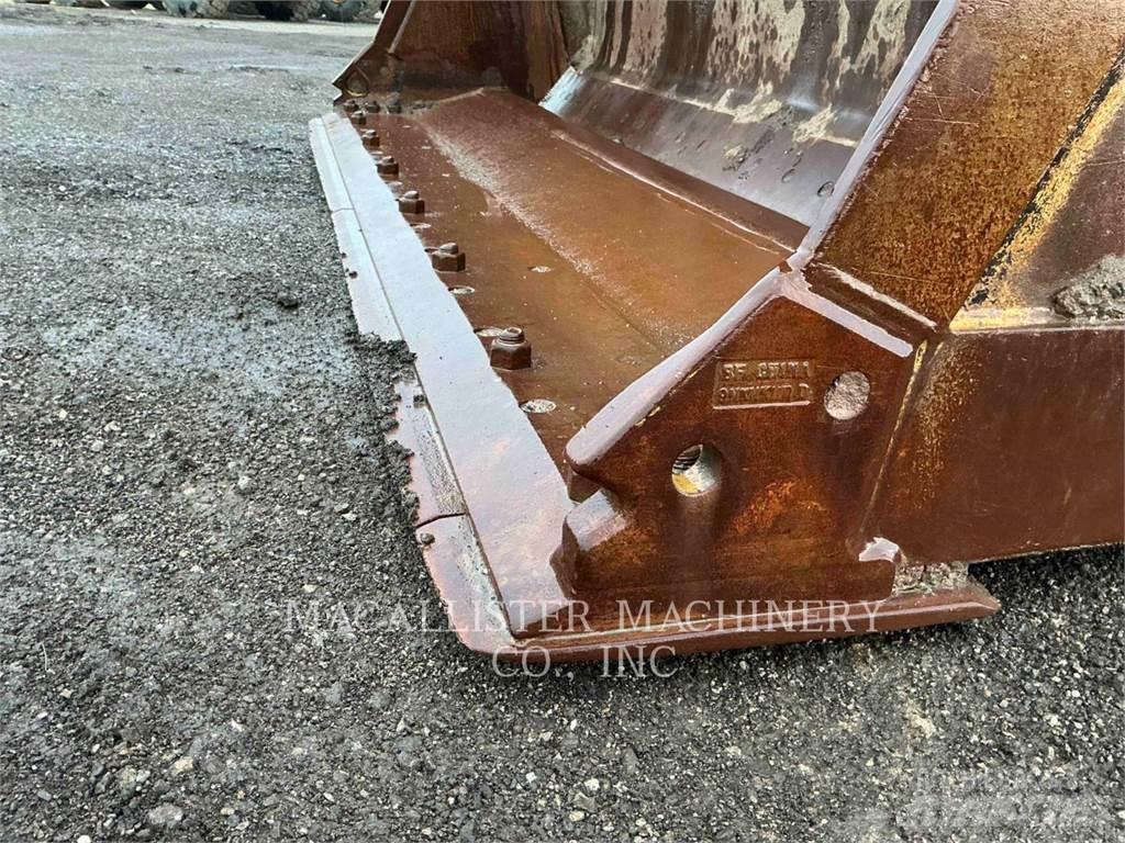 CAT 966M Utovarivači na točkove