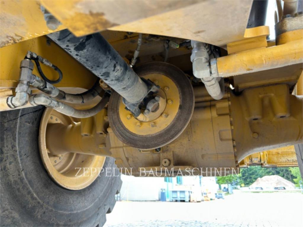 CAT 966M Utovarivači na točkove
