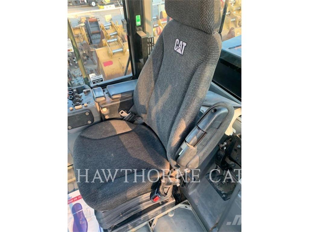 CAT 966M Utovarivači na točkove