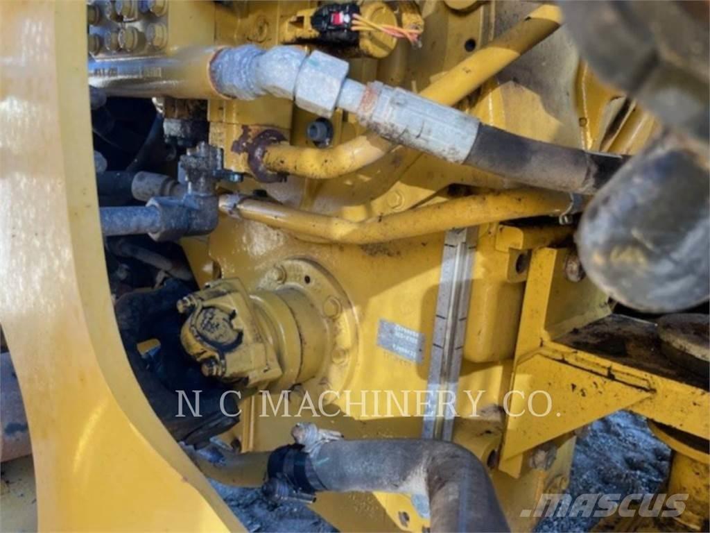CAT 972M Utovarivači na točkove