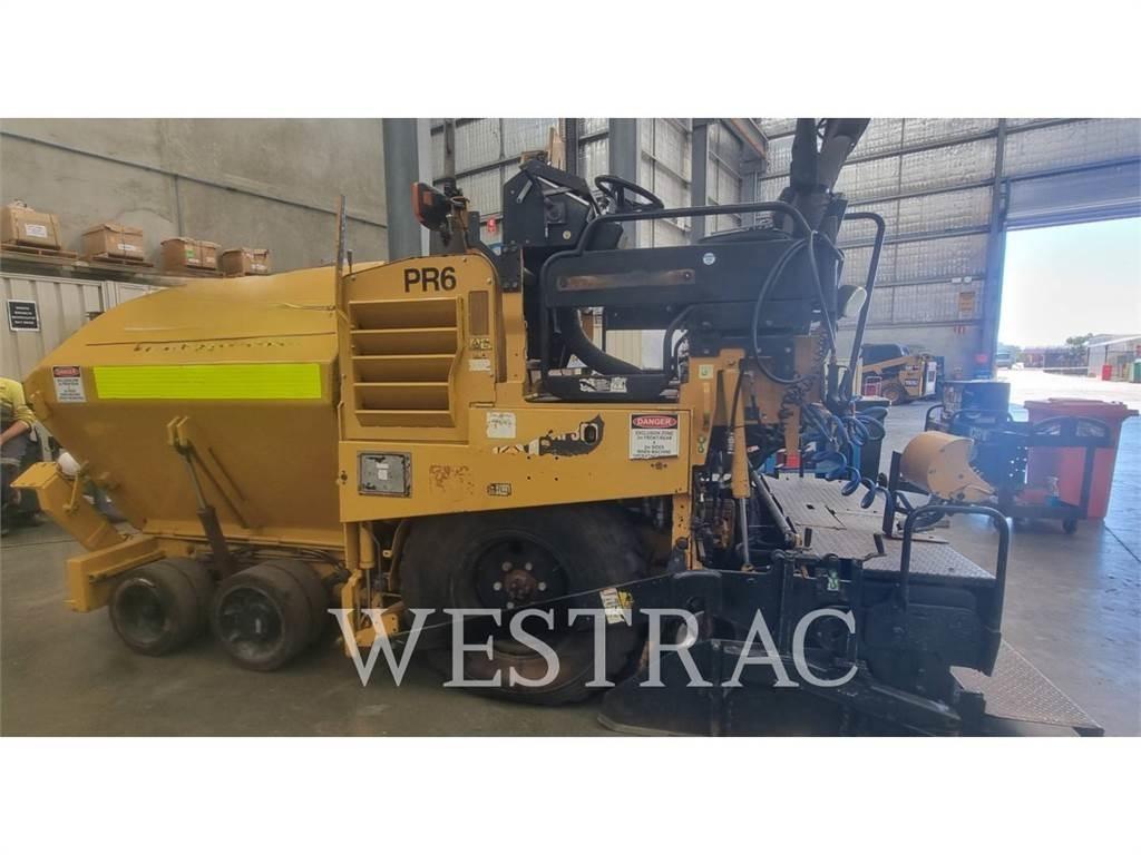 CAT AP-300 Asfaltni finišeri