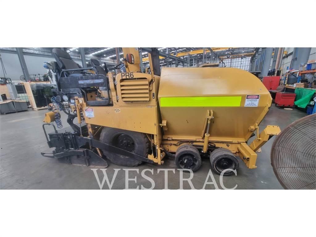 CAT AP-300 Asfaltni finišeri