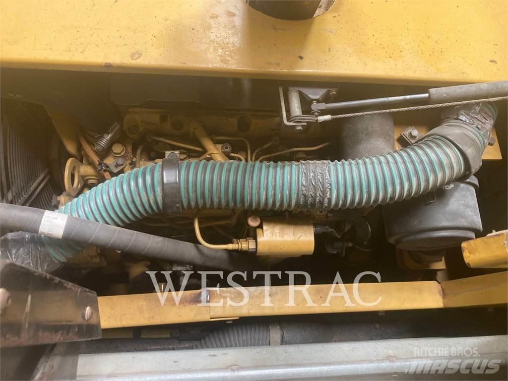 CAT AP-300 Asfaltni finišeri