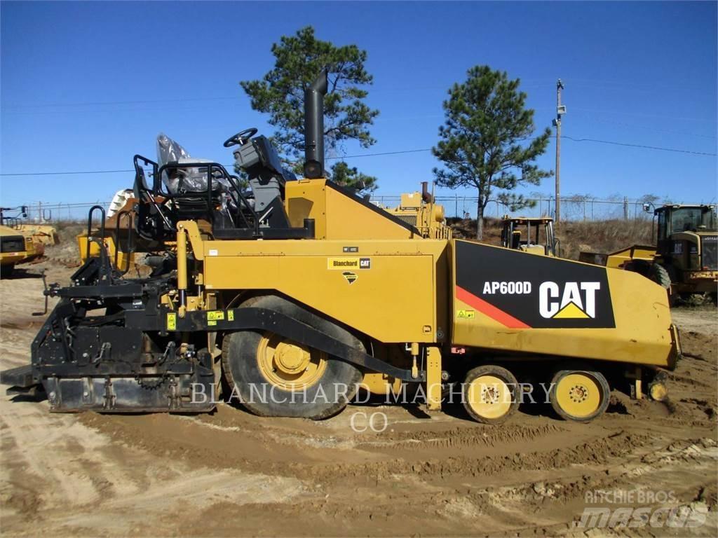 CAT AP-600D Asfaltni finišeri