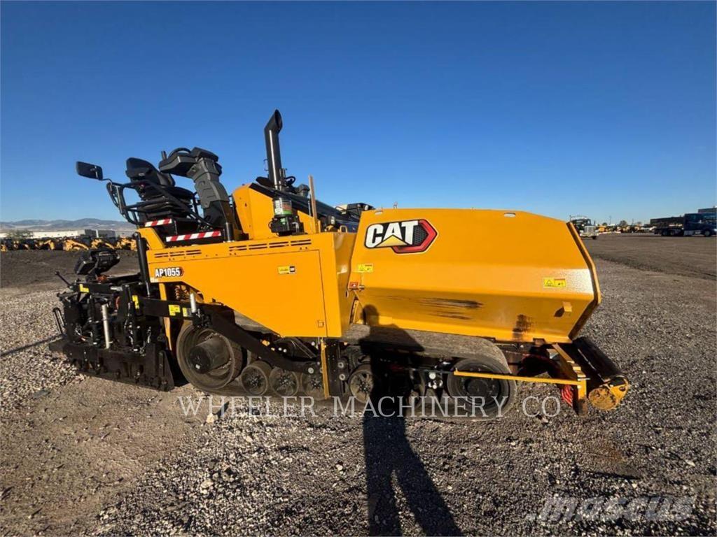 CAT AP1055 Asfaltni finišeri