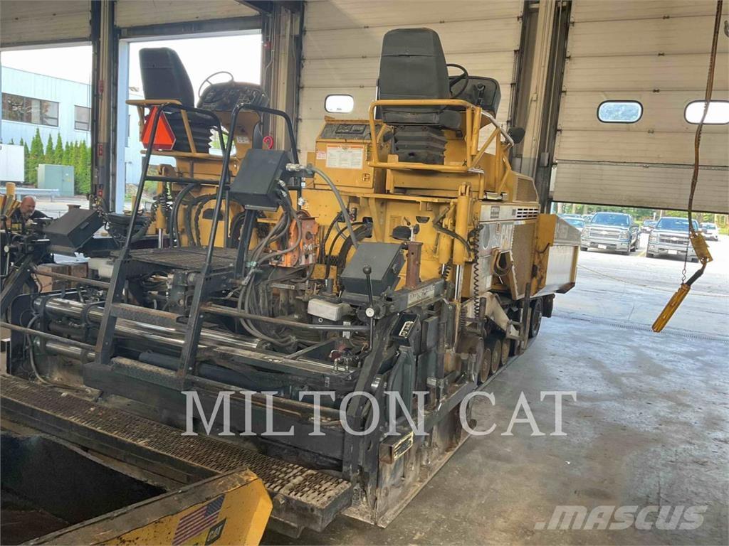 CAT AP1055D Asfaltni finišeri