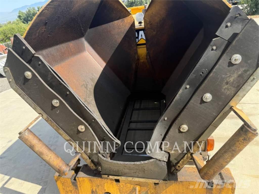 CAT AP255E Polovne bitumen prskalice