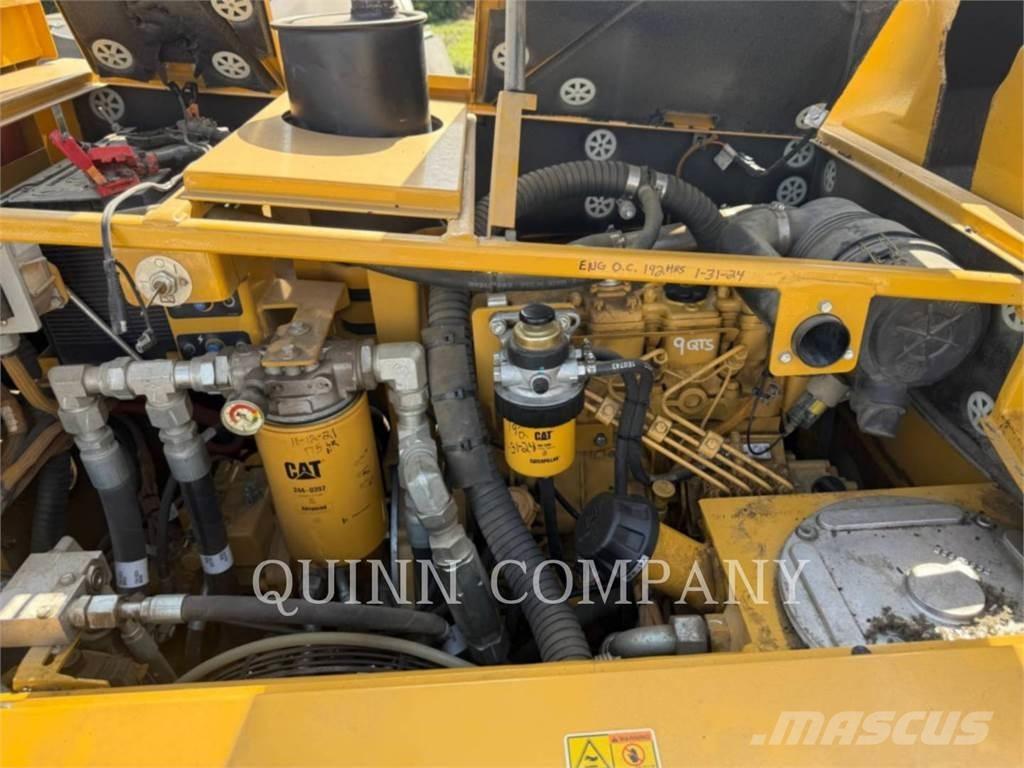 CAT AP255E Polovne bitumen prskalice