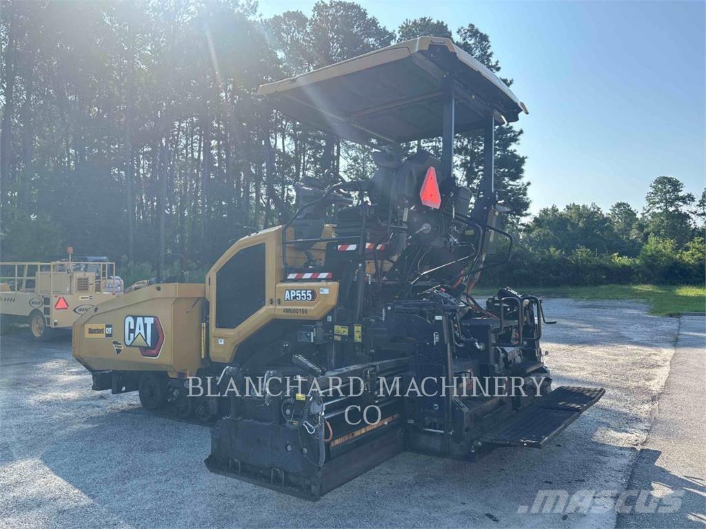 CAT AP555 Asfaltni finišeri