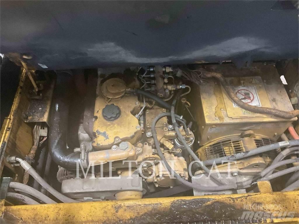 CAT AP555E Asfaltni finišeri