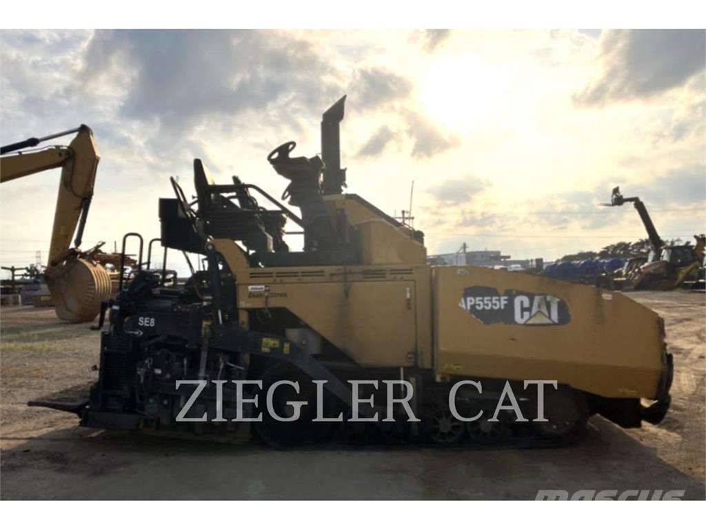 CAT AP555F Asfaltni finišeri