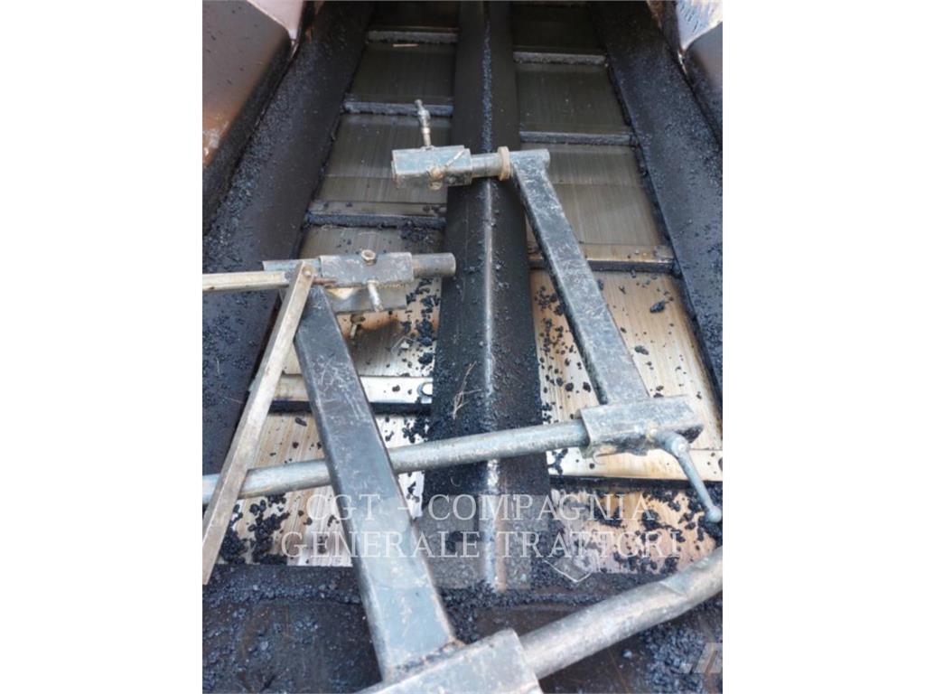 CAT AP600F Asfaltni finišeri