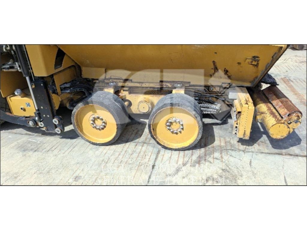 CAT AP600F Asfaltni finišeri