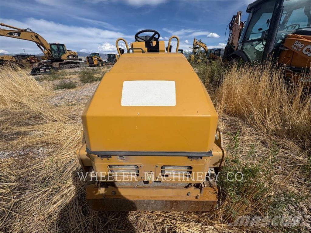 CAT CB1.8 Rovokopači