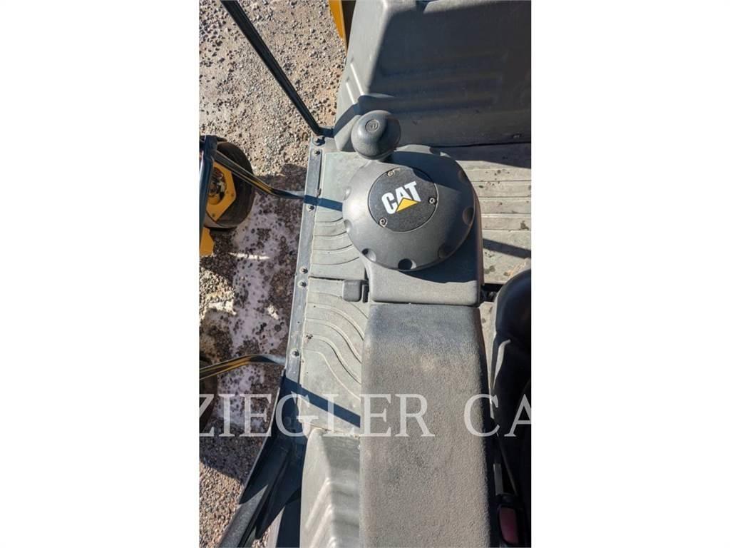 CAT CB10 Nabijači zemlje