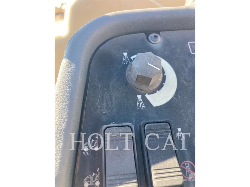 CAT CB14B Valjci sa duplim bubnjem