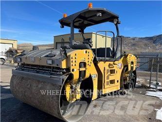 CAT CB15 CW VV Valjci sa duplim bubnjem