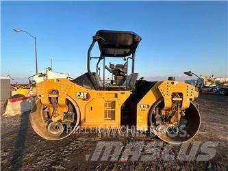 CAT CB15 CW VV Valjci sa duplim bubnjem