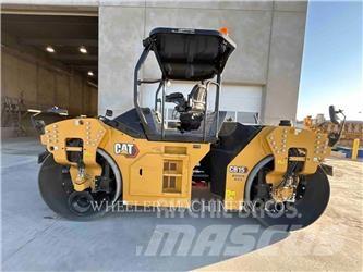 CAT CB15 CW VV Valjci sa duplim bubnjem