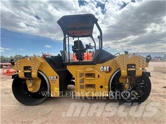 CAT CB15 CW VV Valjci sa duplim bubnjem