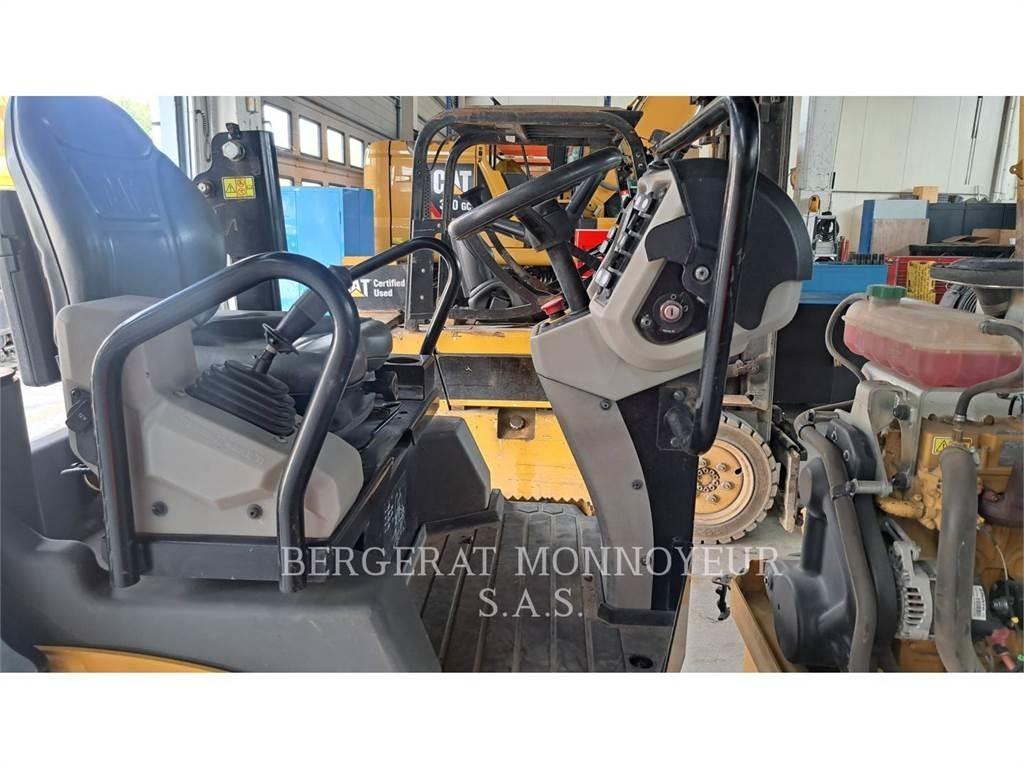 CAT CB2.5LRC Valjci sa duplim bubnjem