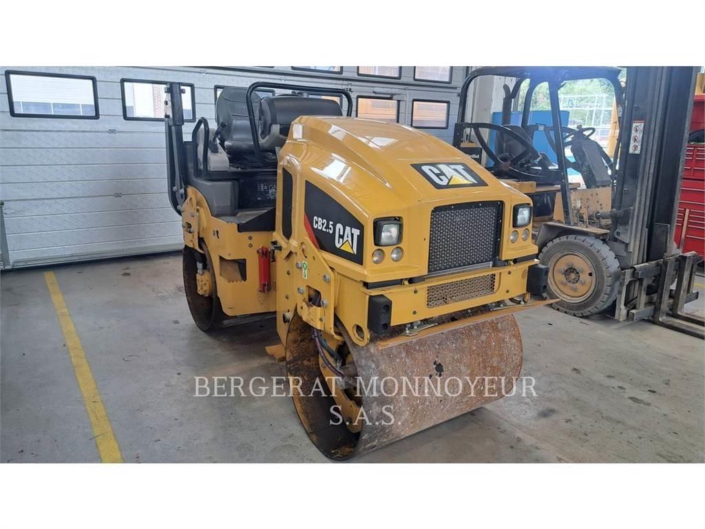 CAT CB2.5LRC Valjci sa duplim bubnjem