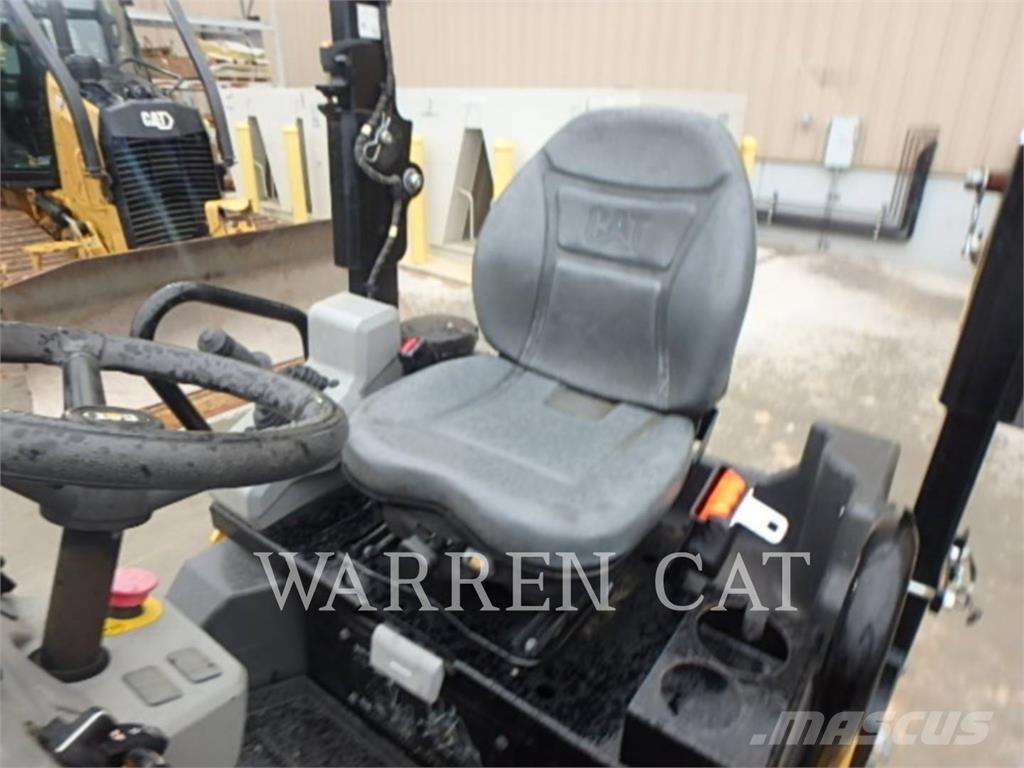 CAT CB2.7 Nabijači zemlje