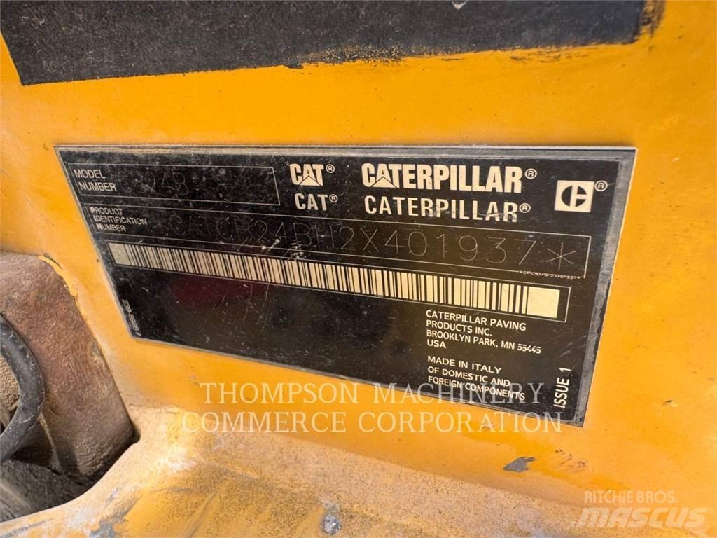 CAT CB24B Valjci sa duplim bubnjem