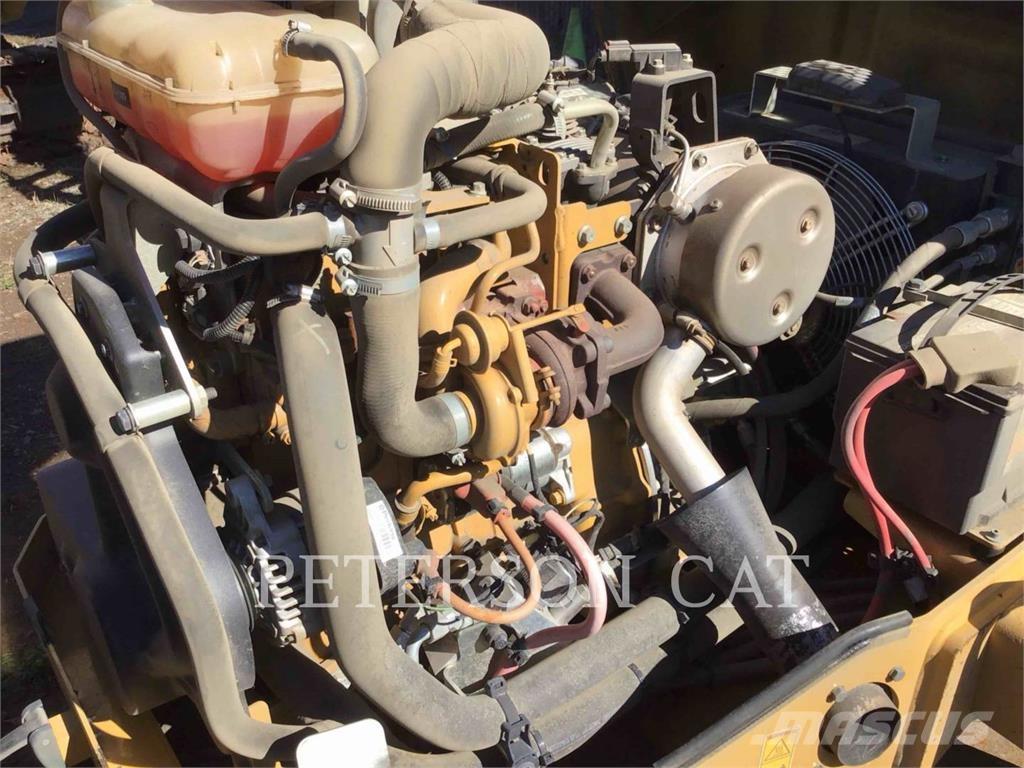 CAT CB24B Valjci sa duplim bubnjem