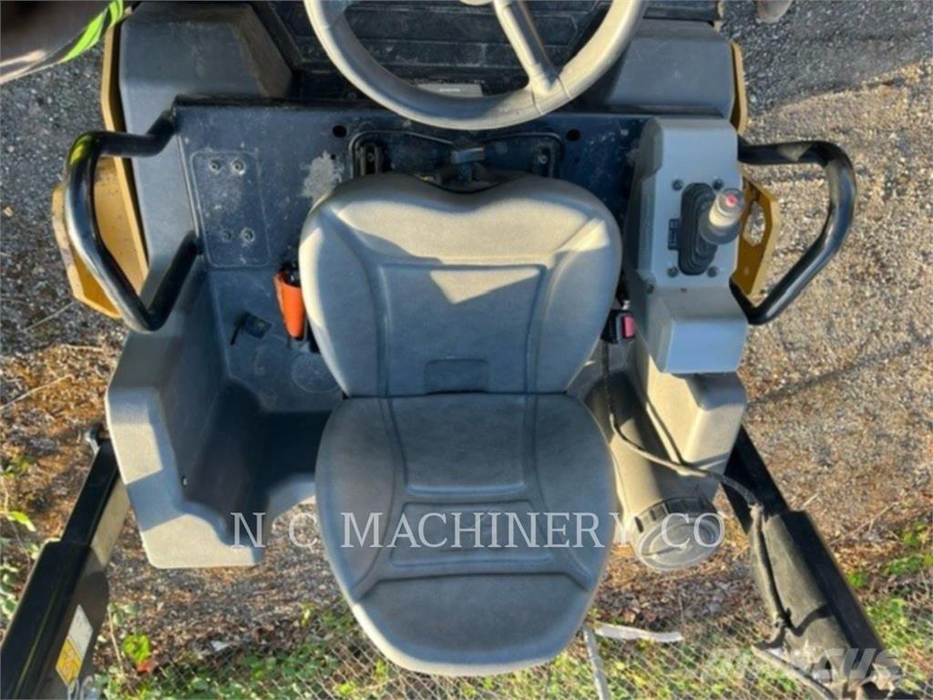 CAT CB4.0 Asfaltni finišeri