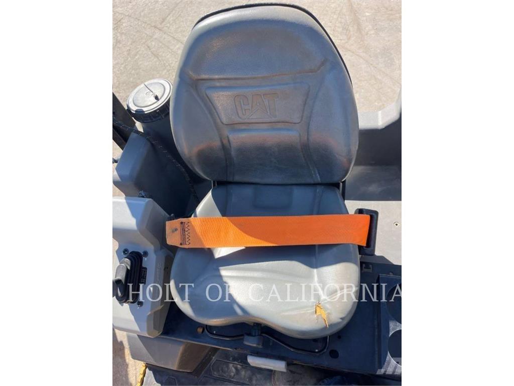 CAT CB4.0 Nabijači zemlje