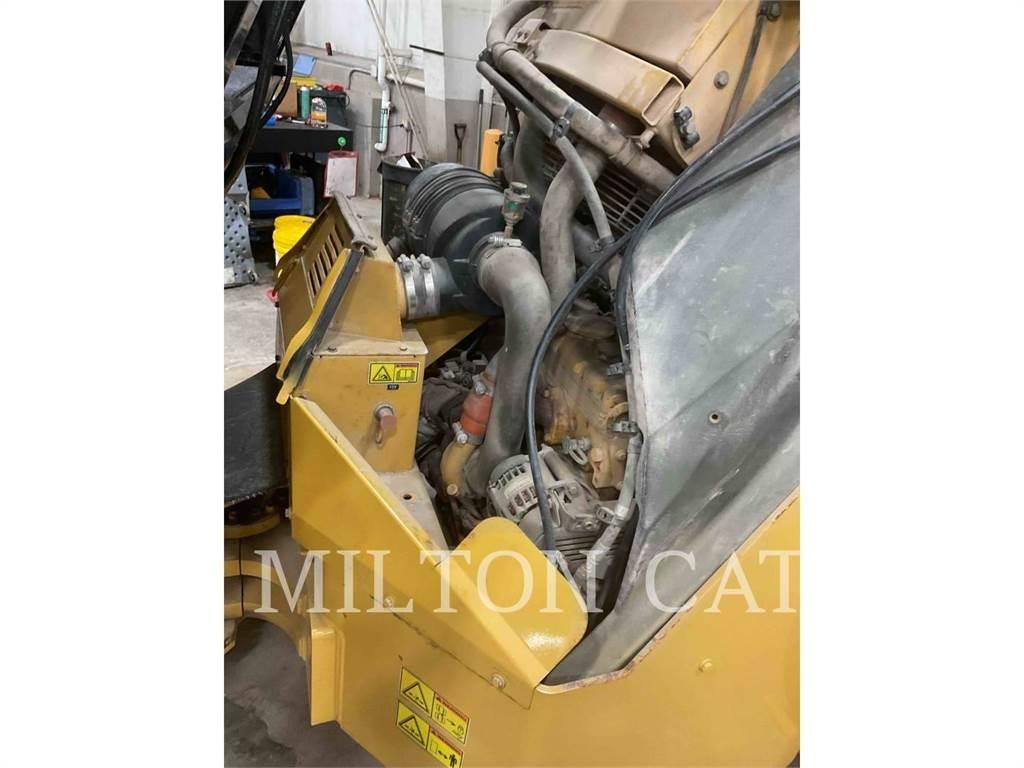 CAT CB54 XW Nabijači zemlje