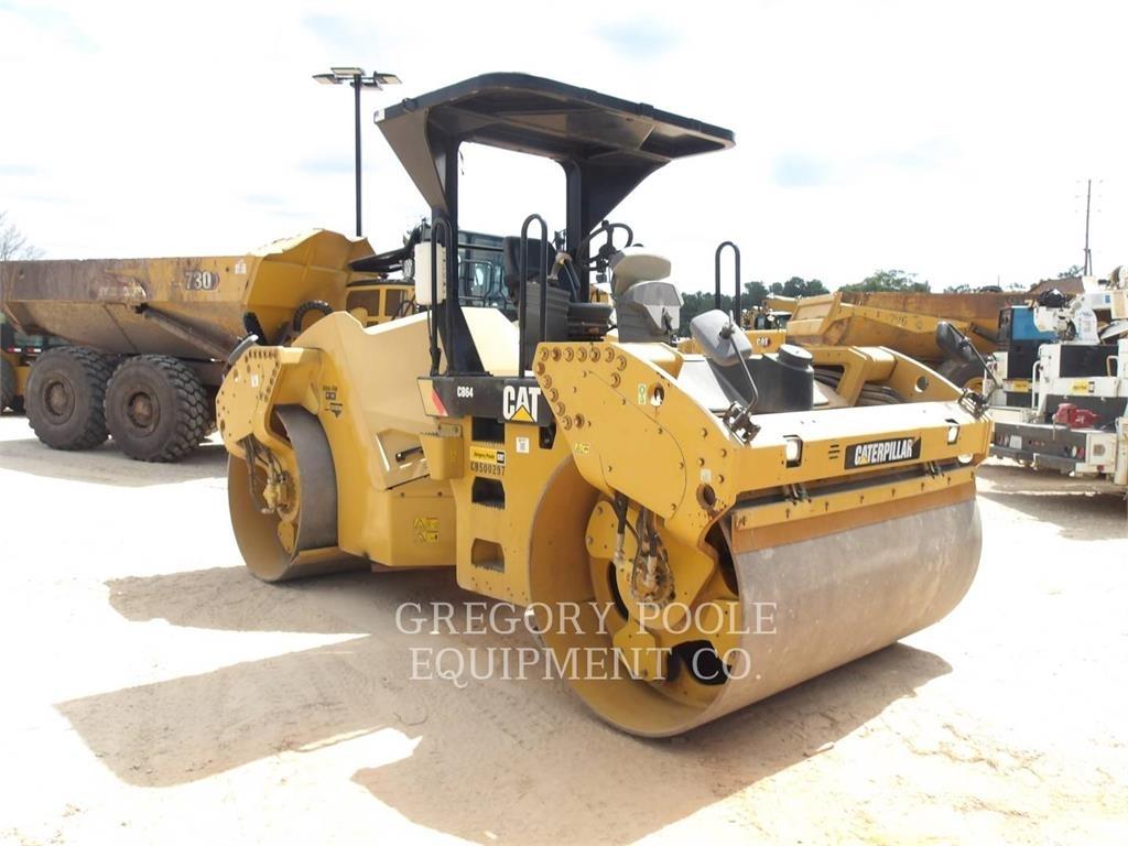 CAT CB64 Valjci sa duplim bubnjem