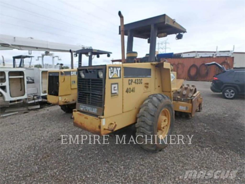CAT CP433C Valjci sa jednim bubnjem