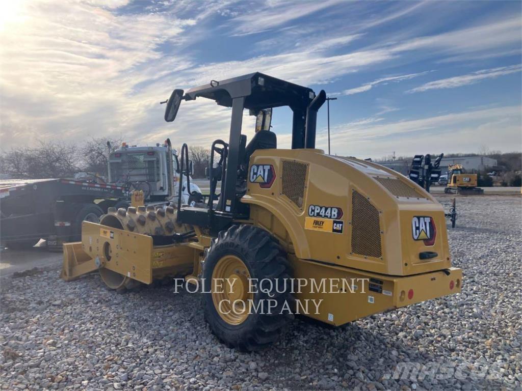 CAT CP44B Nabijači zemlje
