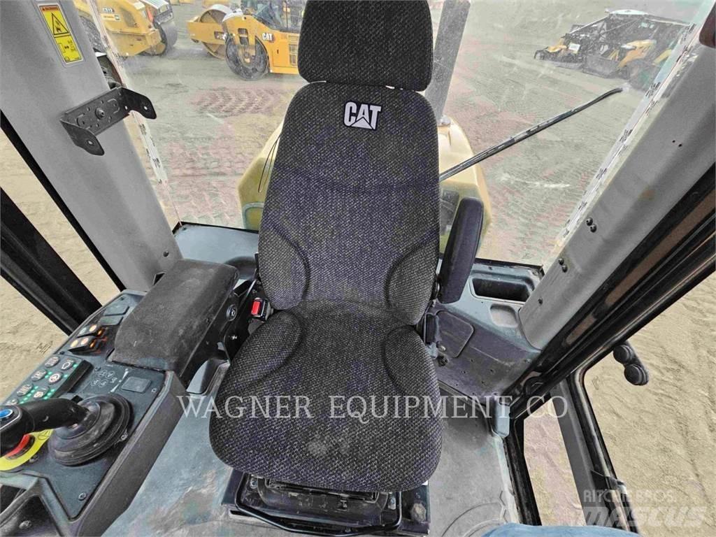CAT CP56B Nabijači zemlje