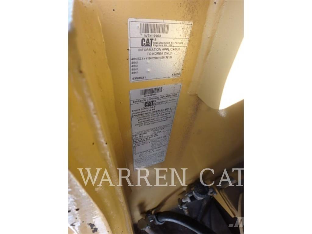 CAT CW34 Asfaltni finišeri