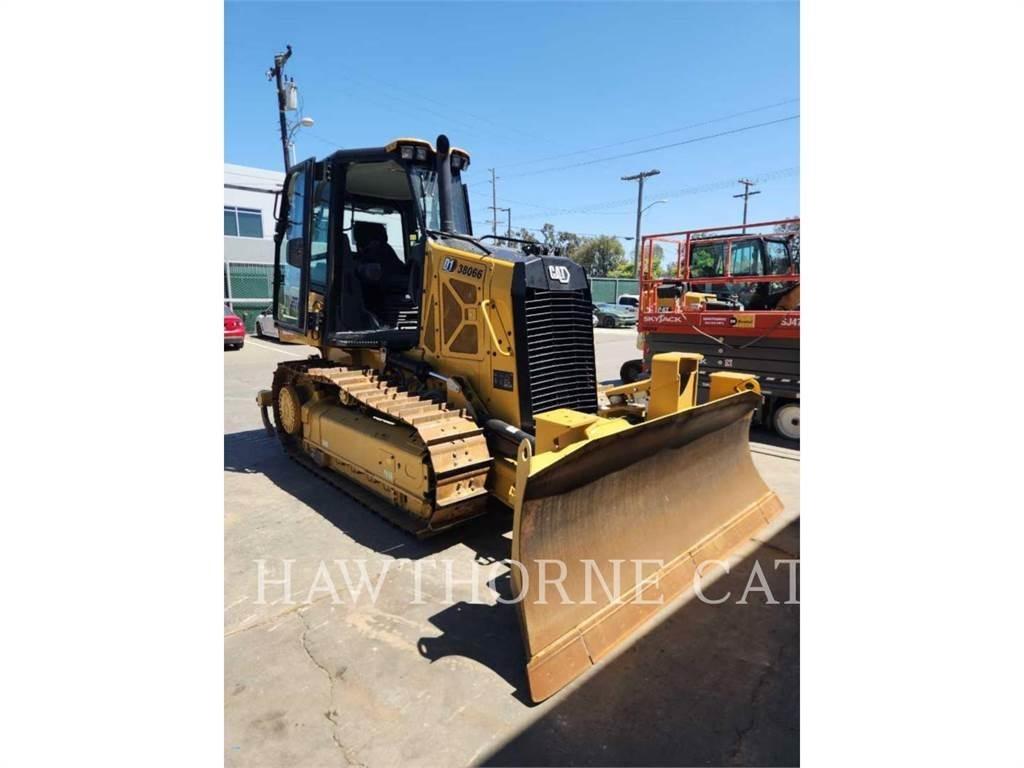 CAT D1 Buldožeri guseničari