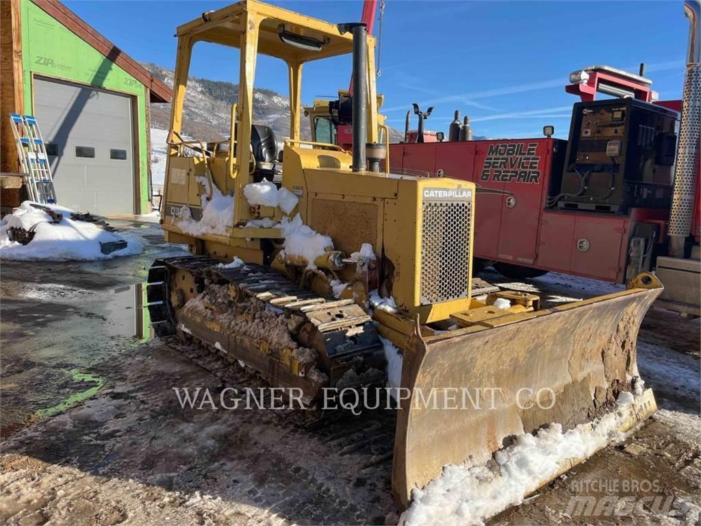 CAT D1 Buldožeri guseničari
