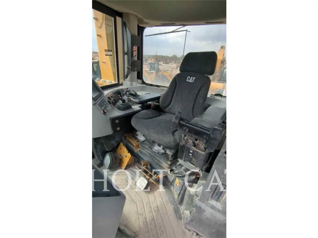 CAT D10T Buldožeri guseničari