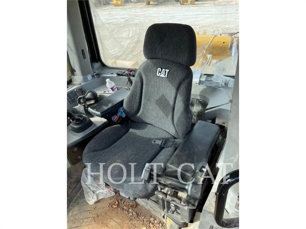 CAT D10T Buldožeri guseničari