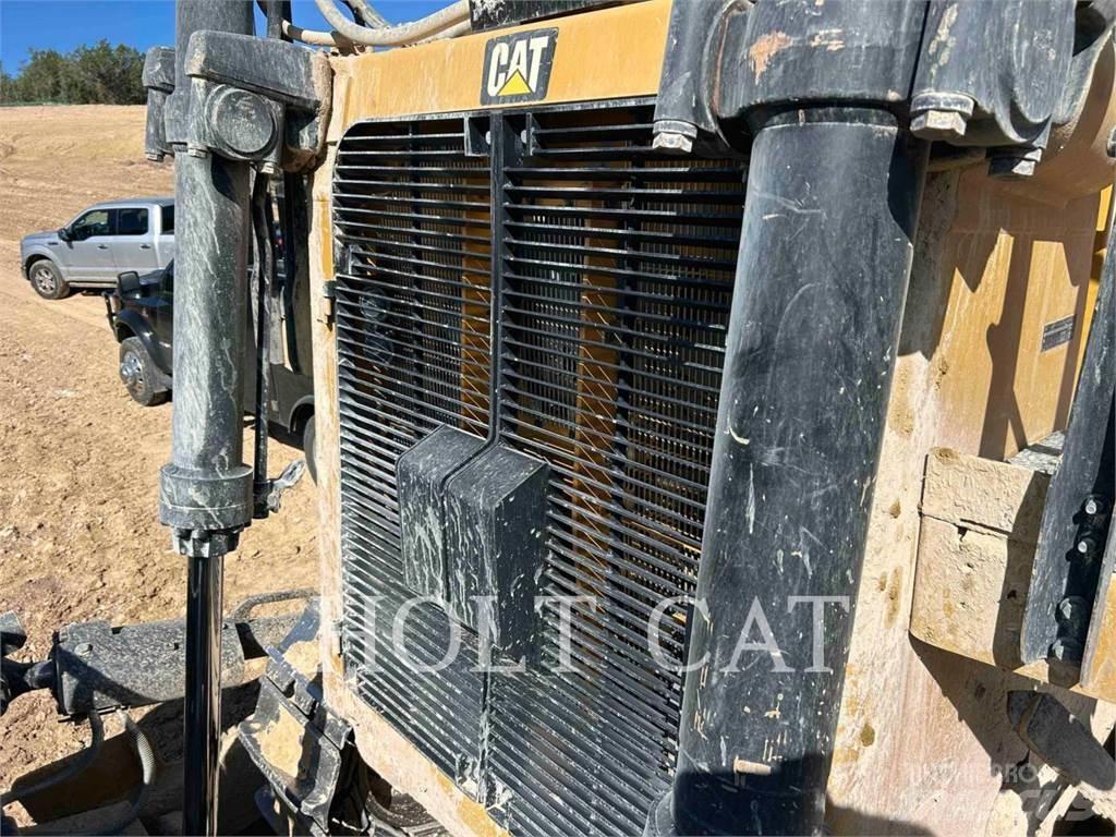 CAT D10T2 Buldožeri guseničari