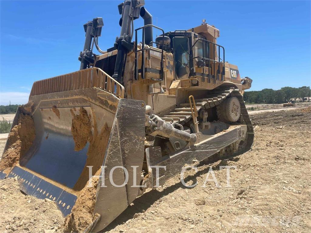 CAT D10T2 Buldožeri guseničari