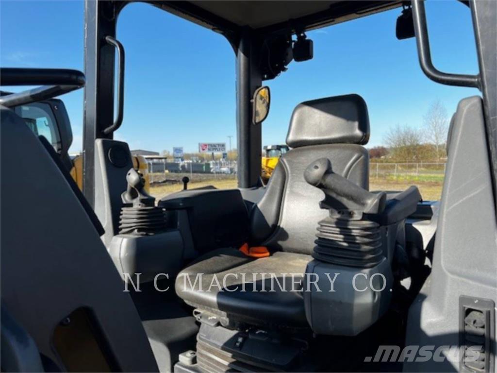 CAT D2 XLCN Buldožeri guseničari