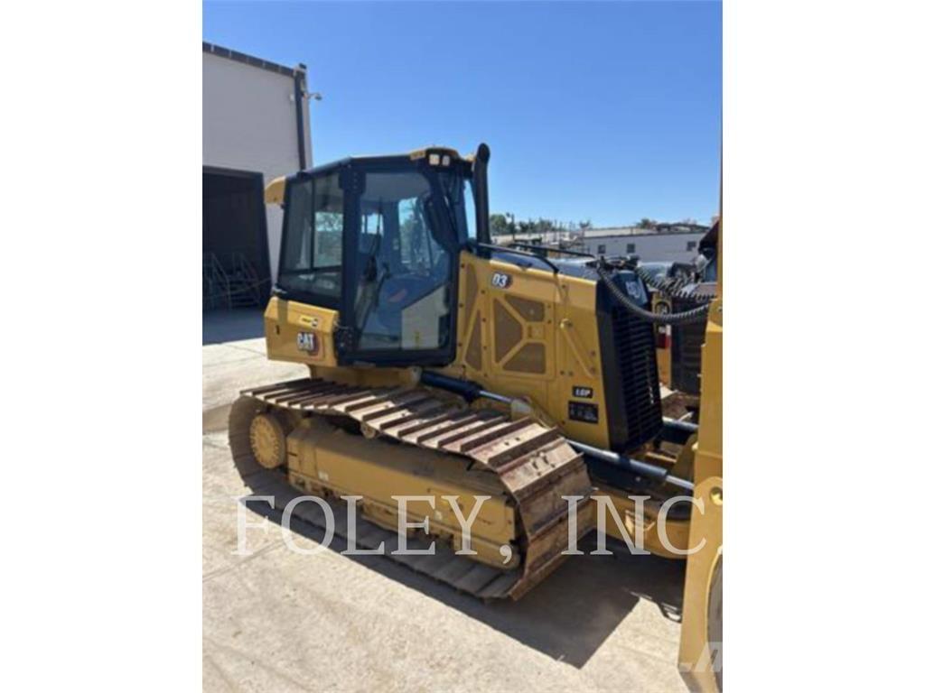 CAT D3-12LGP Buldožeri guseničari